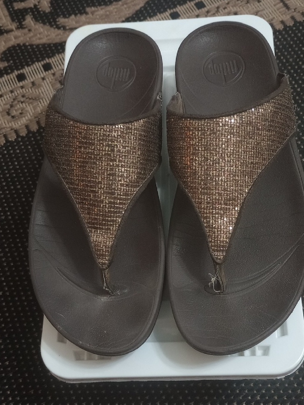 FITFLOP WOBBLEBOARD Women's Bronze Sparkle Toe-Post Sandals